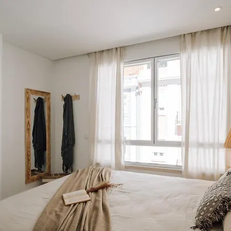 شقة Sabaudia - 2 Bedrooms And Balcony In Alvalade Lisboa