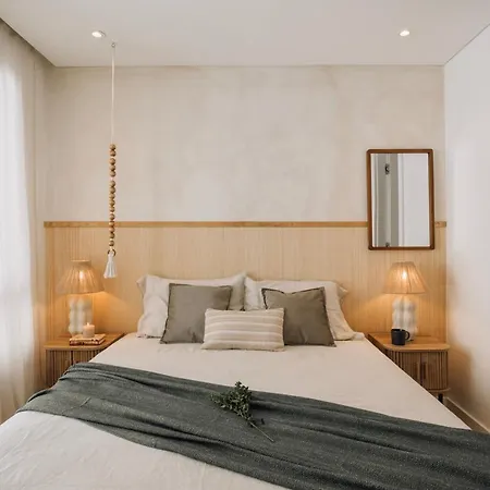 Sabaudia - 2 Bedrooms And Balcony In Alvalade ליסבון