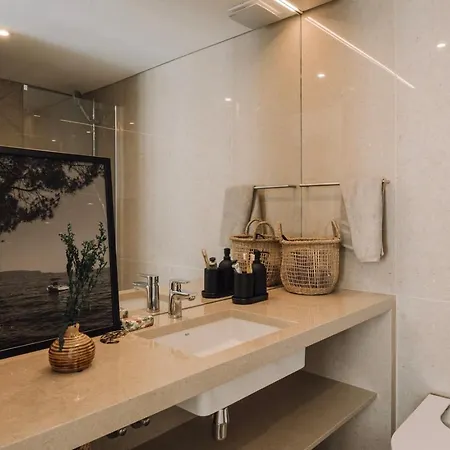 Sabaudia - 2 Bedrooms And Balcony In Alvalade Apartman